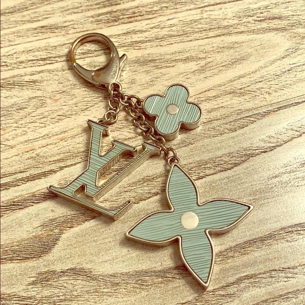 Louis Vuitton Fleur D’epi bag charm